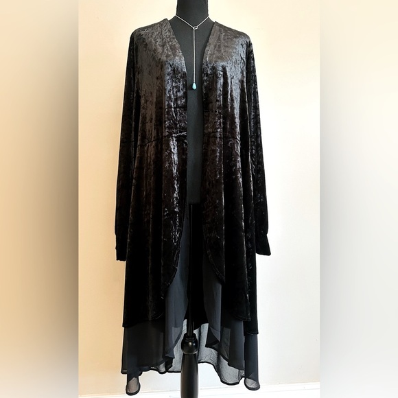 torrid Jackets & Blazers - TORRID ~ Women’s long black crushed velvet wrap with chiffon trimmings size 3X